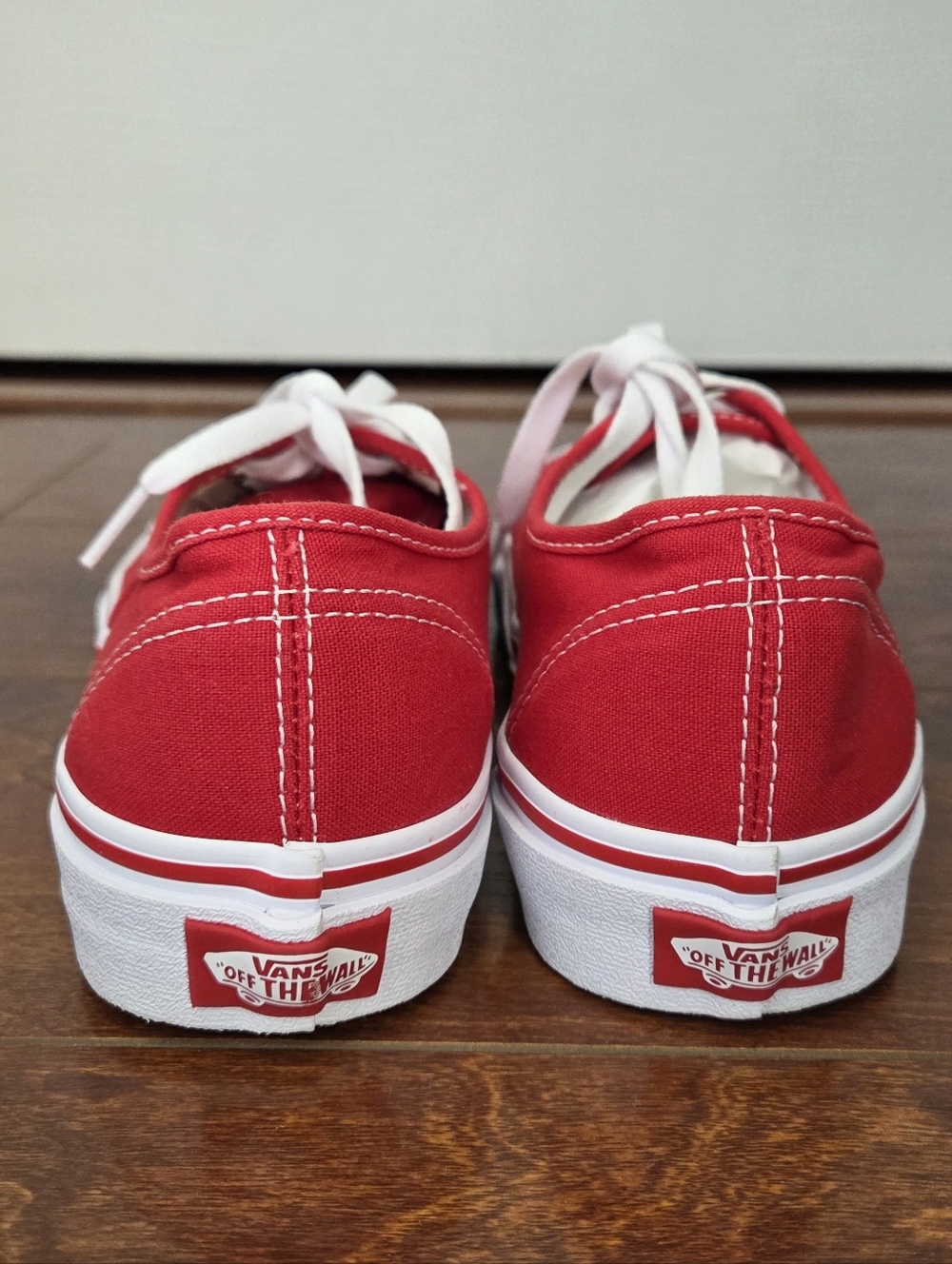 Vans Classic Low-Top Canvas Sneakers in Red and White Women Size 7.5 Skating - Picture 4 of 9